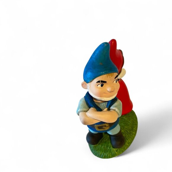 Hallmark Keepsake Ornament Disney Gnomeo and Juliet Love On The Lawn 2011 - Picture 4 of 6